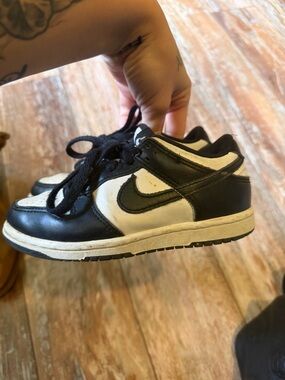Nike Panda Dunks/ Kids / Black and White